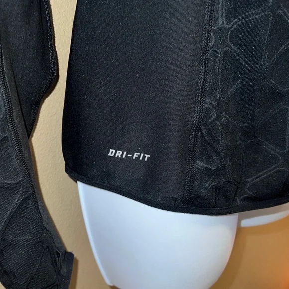 Nike Women’s Dri-FIT Reflective Element Geometric 1/2 Zip Run Pullover Black M - Picture 5 of 13